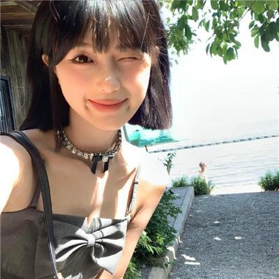 熟悉的她 海报